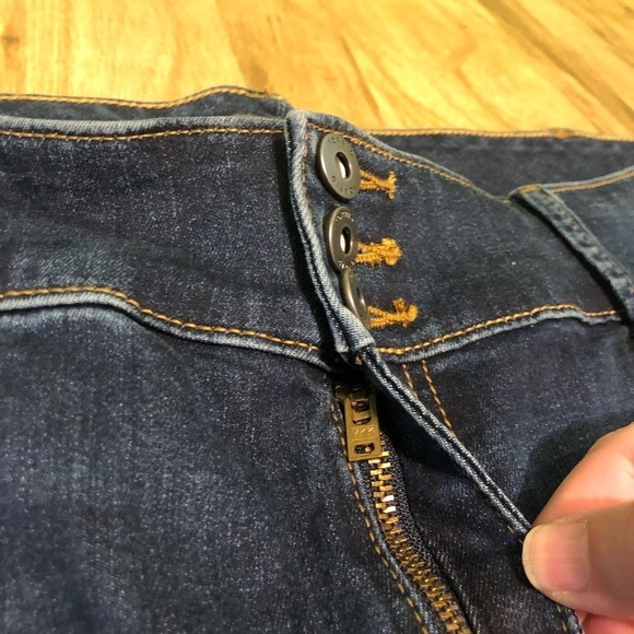 Torrid Denim Stretch Super Soft Crop Jegging Blue Jeans Womens 44x23.5 Size 26 - Picture 4 of 14